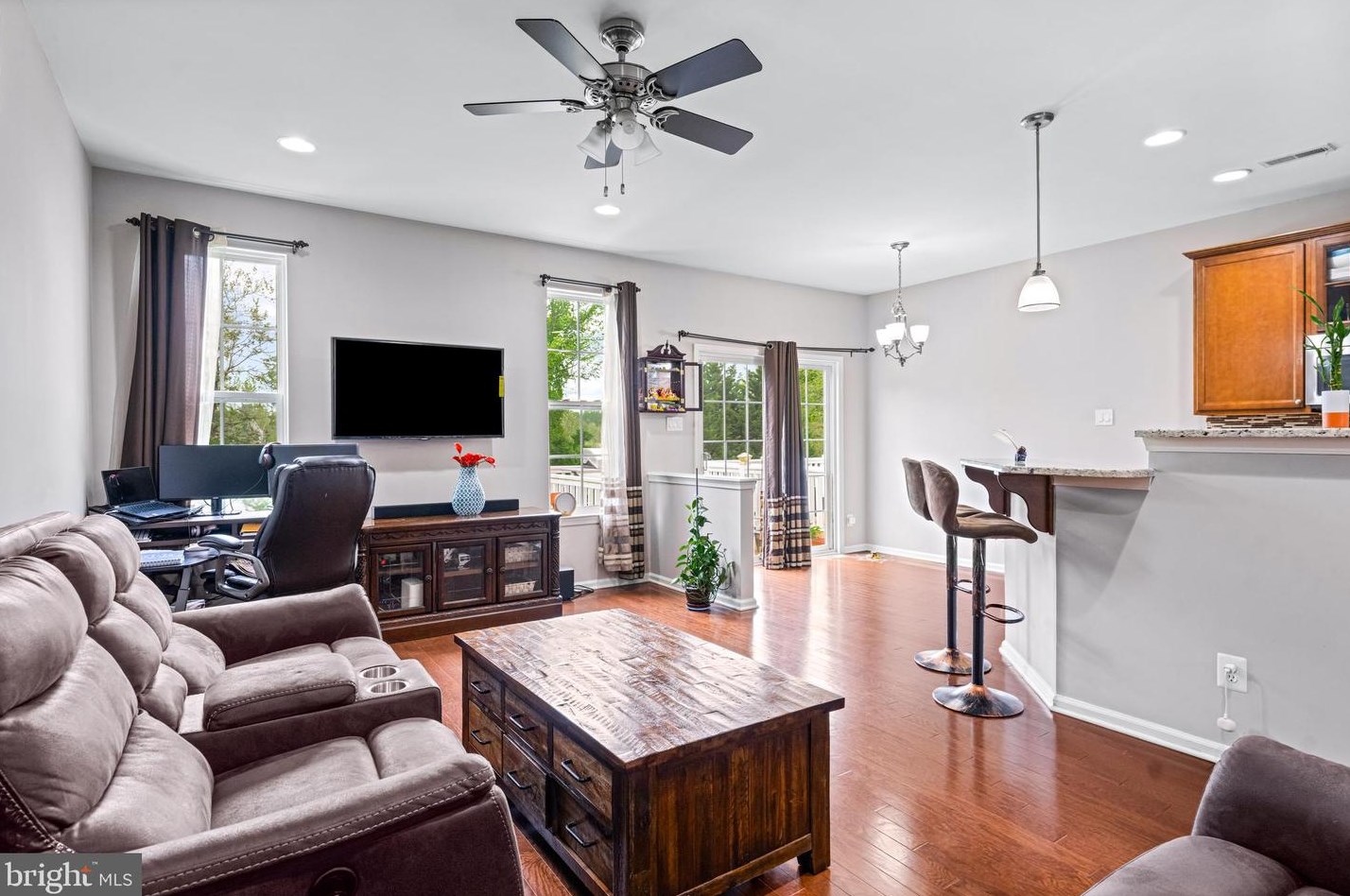 49 Overlook Dr, Mount Laurel NJ 08054-6108 exterior