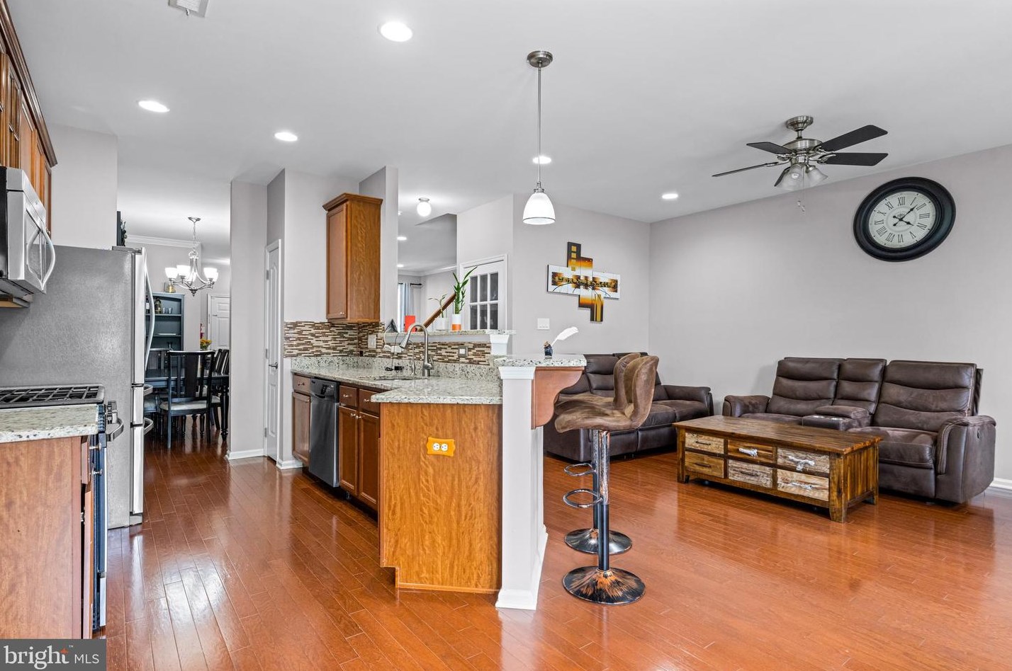 49 Overlook Dr, Mount Laurel NJ 08054-6108 exterior