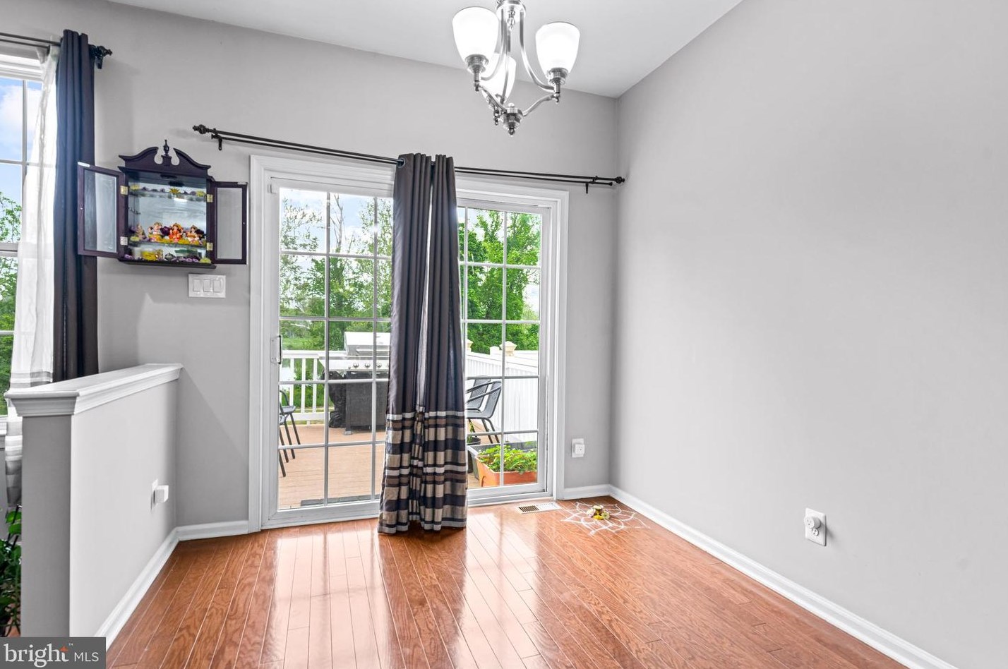 49 Overlook Dr, Mount Laurel NJ 08054-6108 exterior