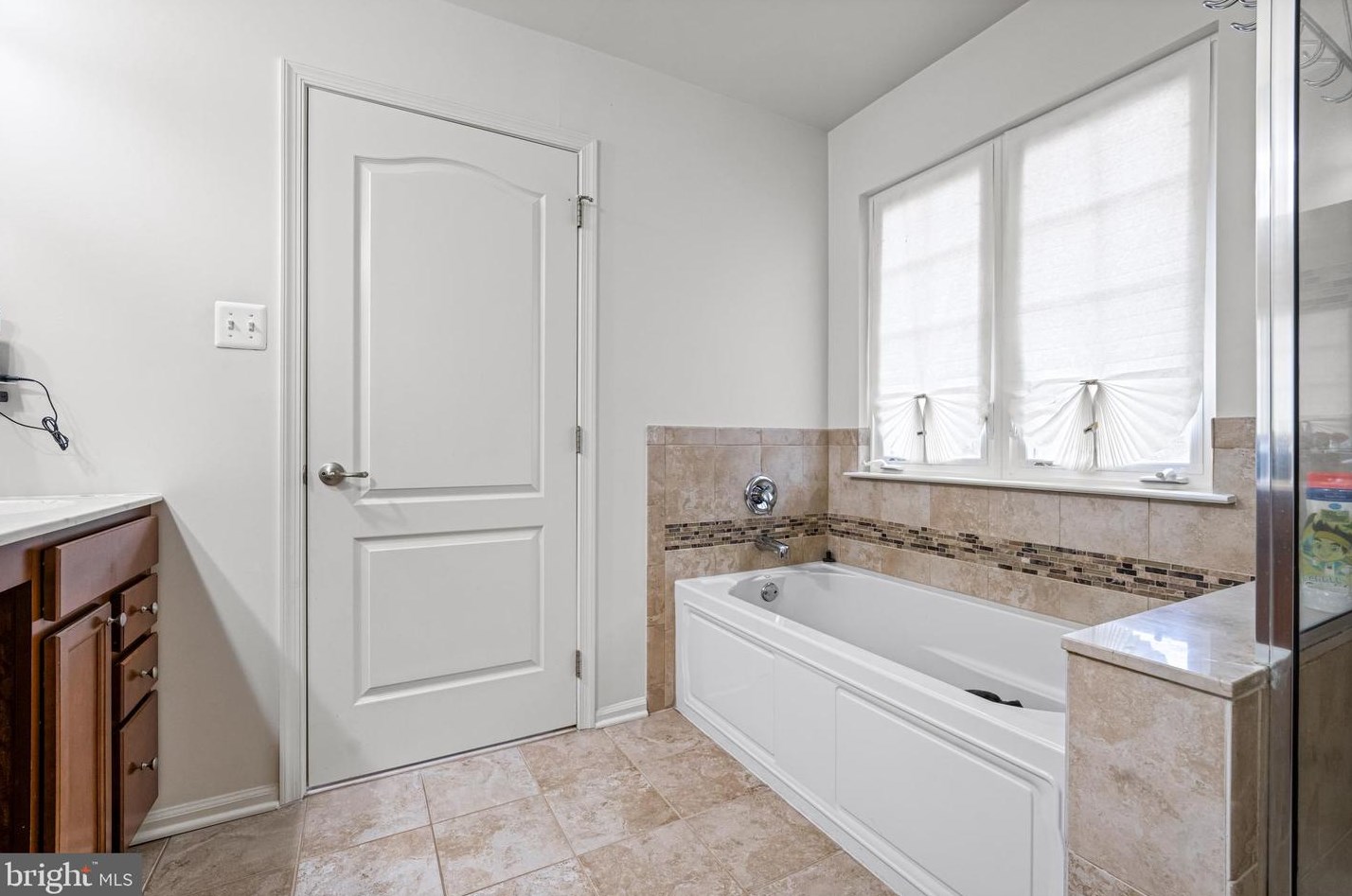 49 Overlook Dr, Mount Laurel NJ 08054-6108 exterior