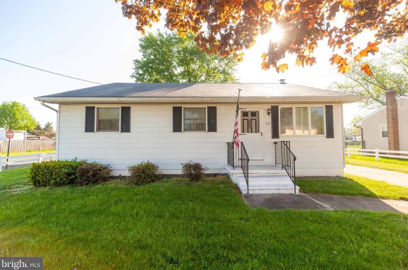 28 Central Ave, Burlington, NJ 08016