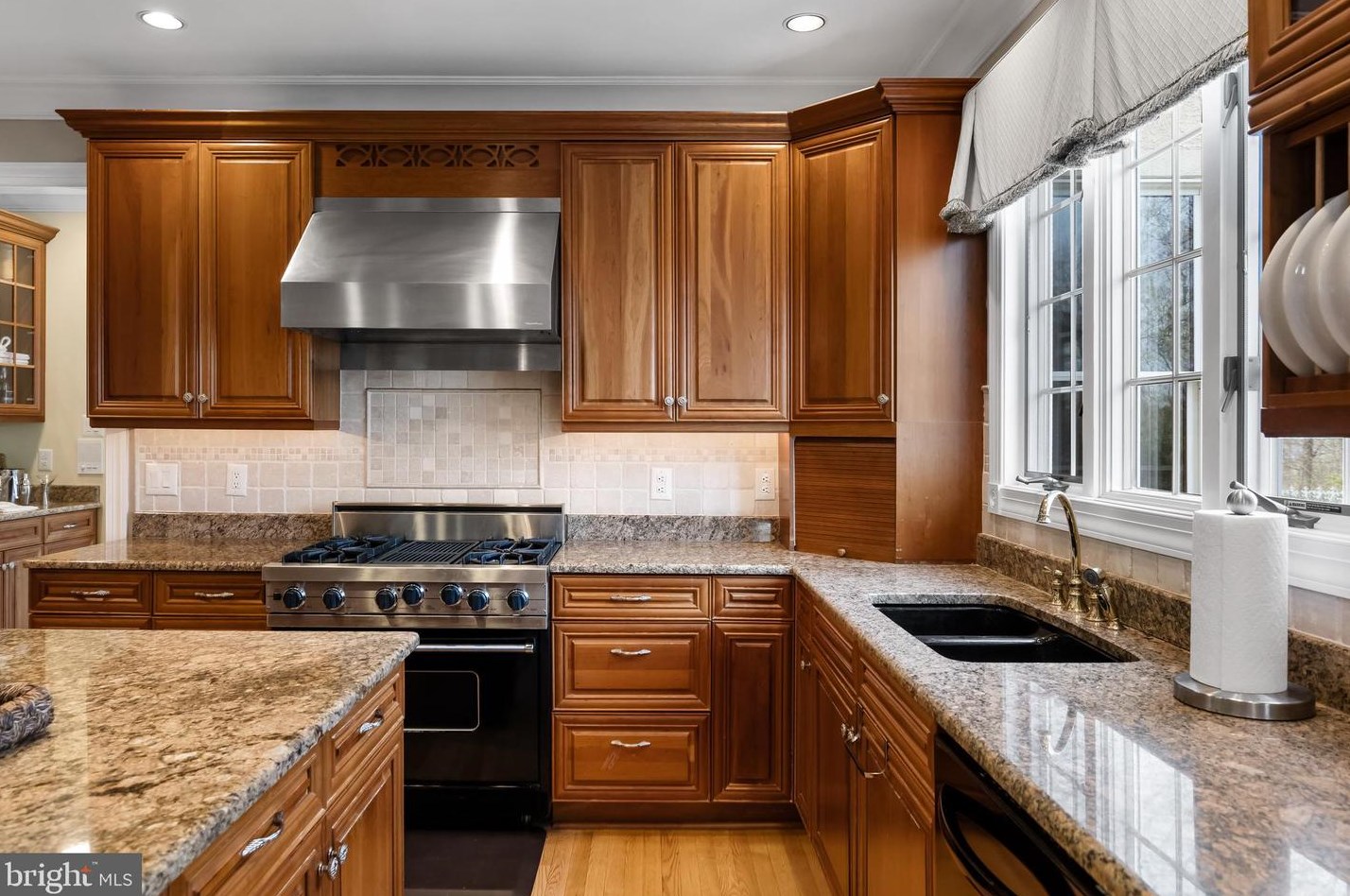 32 Cv Rd, Moorestown NJ 08057-3949 exterior