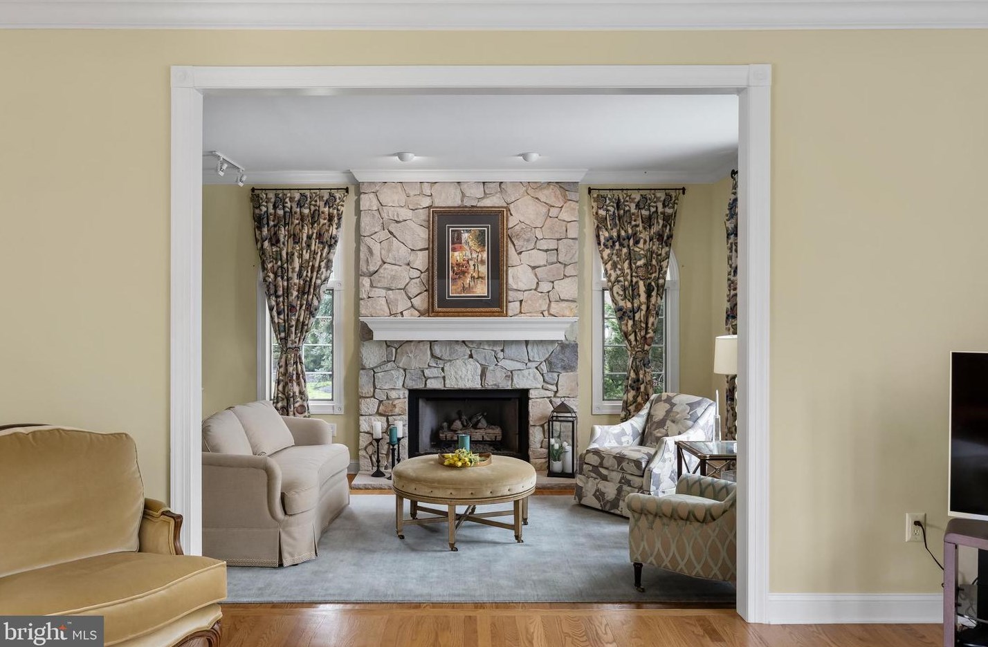 32 Cv Rd, Moorestown NJ 08057-3949 exterior