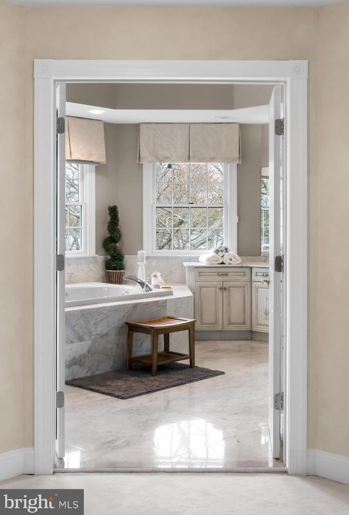 32 Cv Rd, Moorestown NJ 08057-3949 exterior