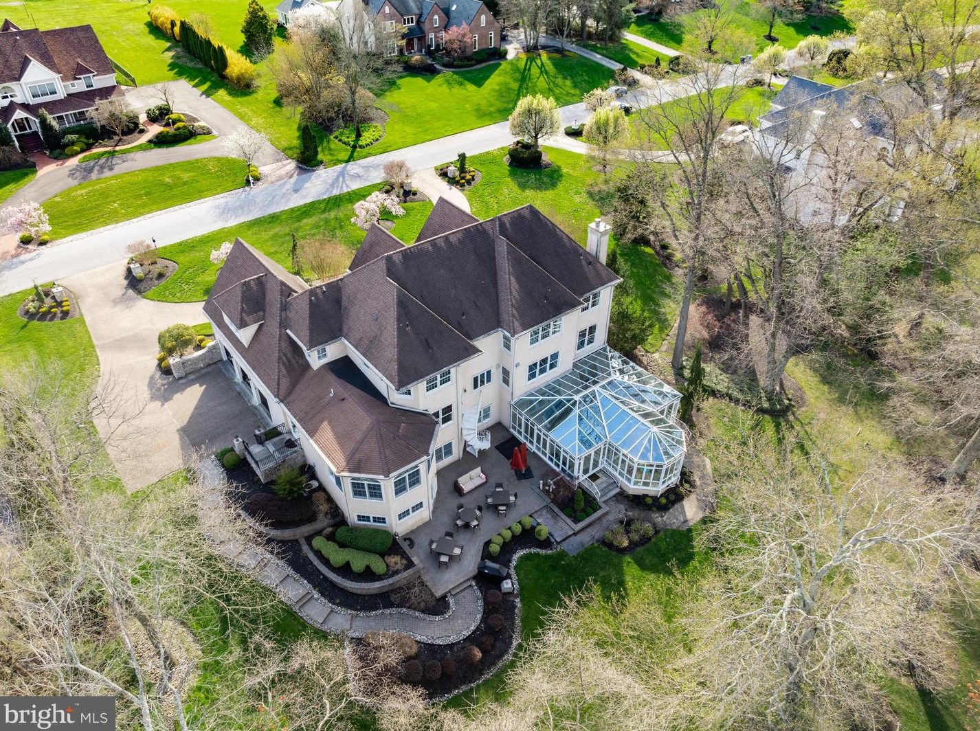 32 Cv Rd, Moorestown NJ 08057-3949 exterior