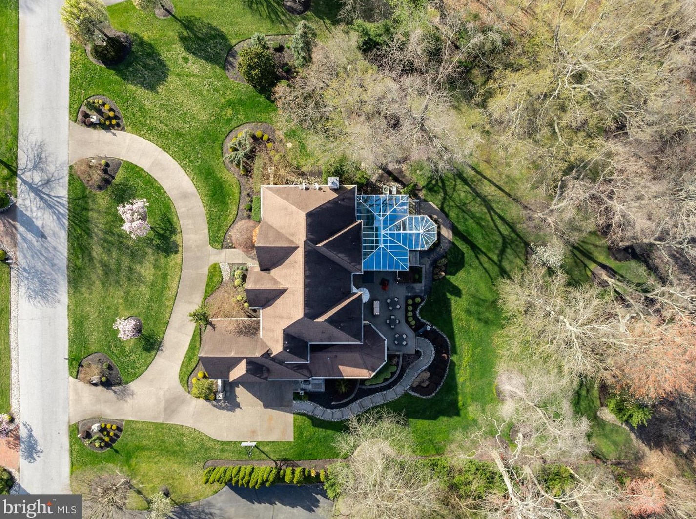 32 Cv Rd, Moorestown NJ 08057-3949 exterior