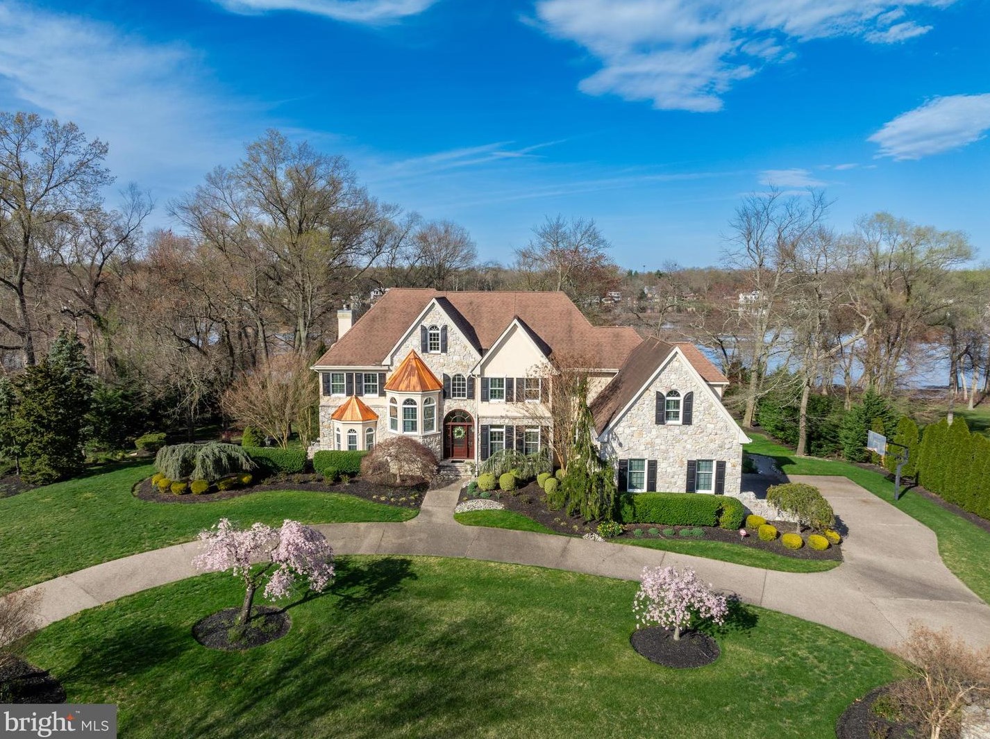 32 Cv Rd, Moorestown NJ 08057-3949 exterior