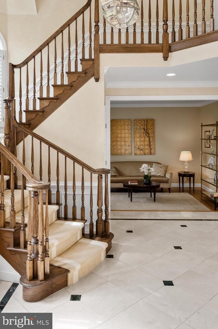 32 Cv Rd, Moorestown NJ 08057-3949 exterior