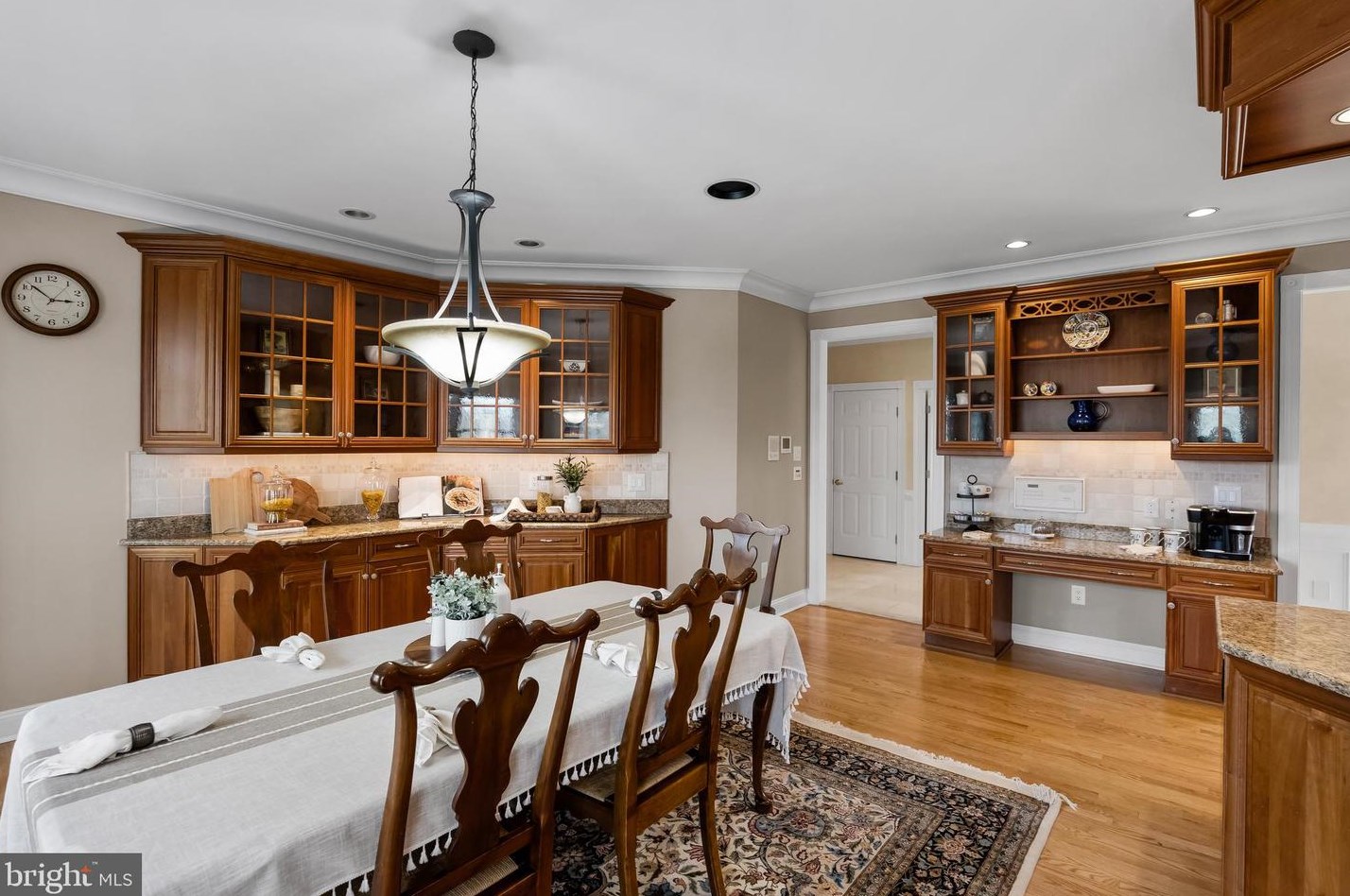 32 Cv Rd, Moorestown NJ 08057-3949 exterior