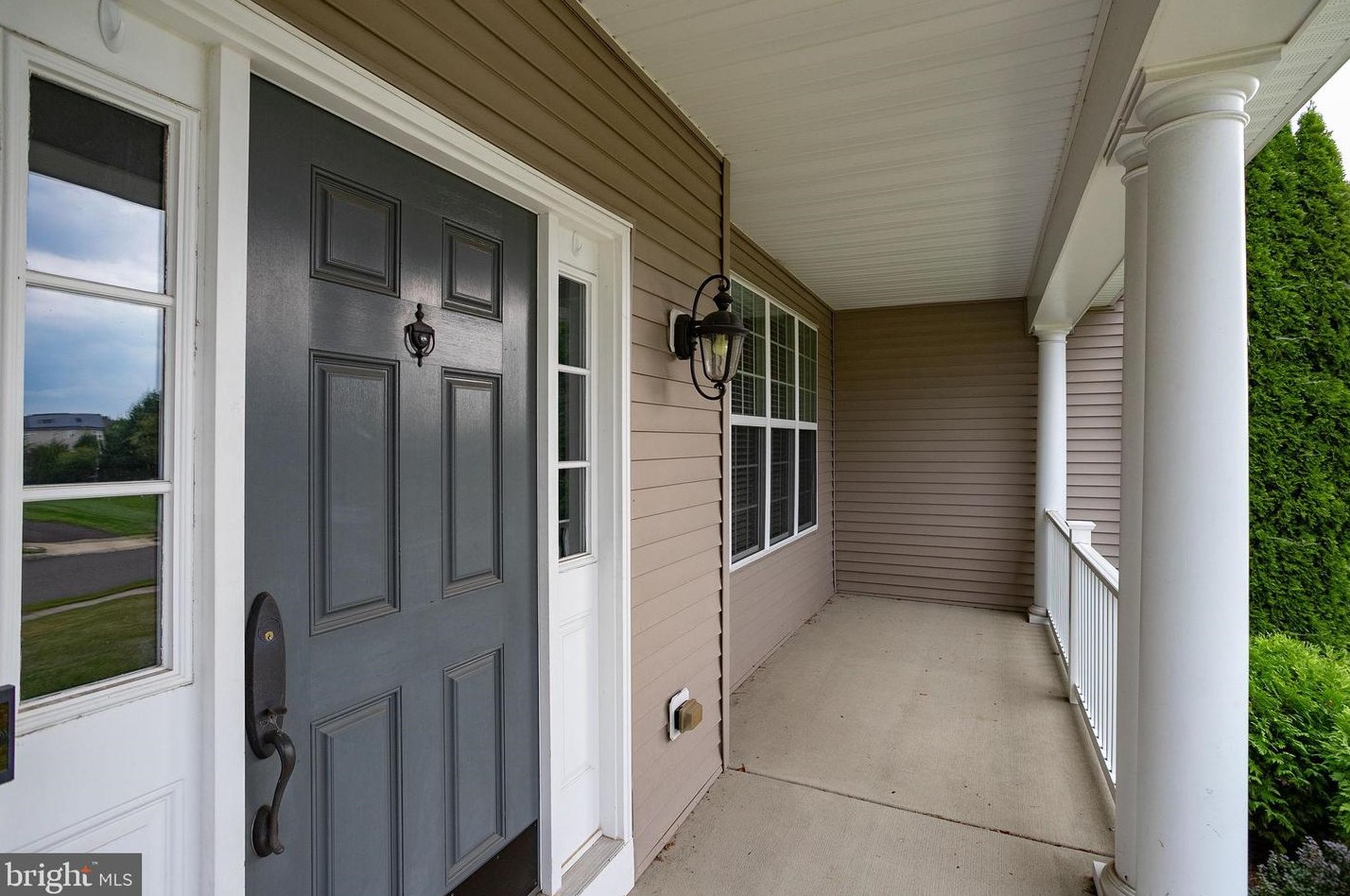 4 Waverly Dr, Columbus, NJ 08022-1350