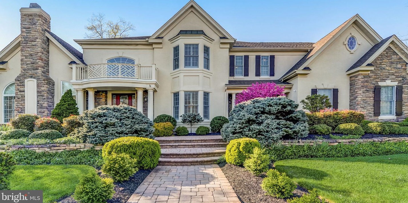128 Fellswood Dr, Moorestown, NJ 08057-4015