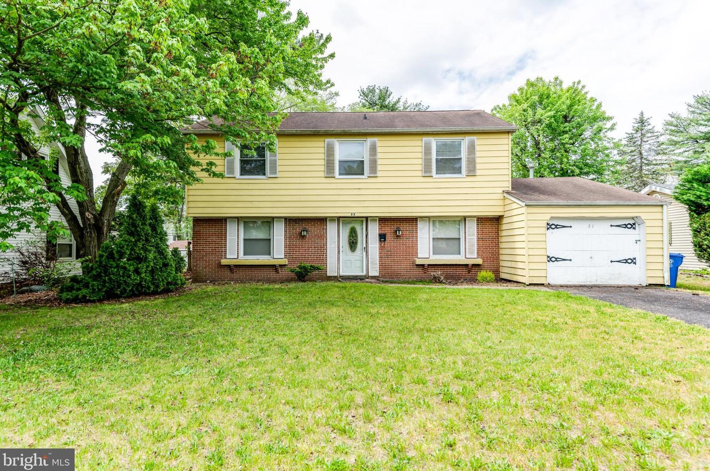 22 Belmont Ln, Willingboro, NJ 08046