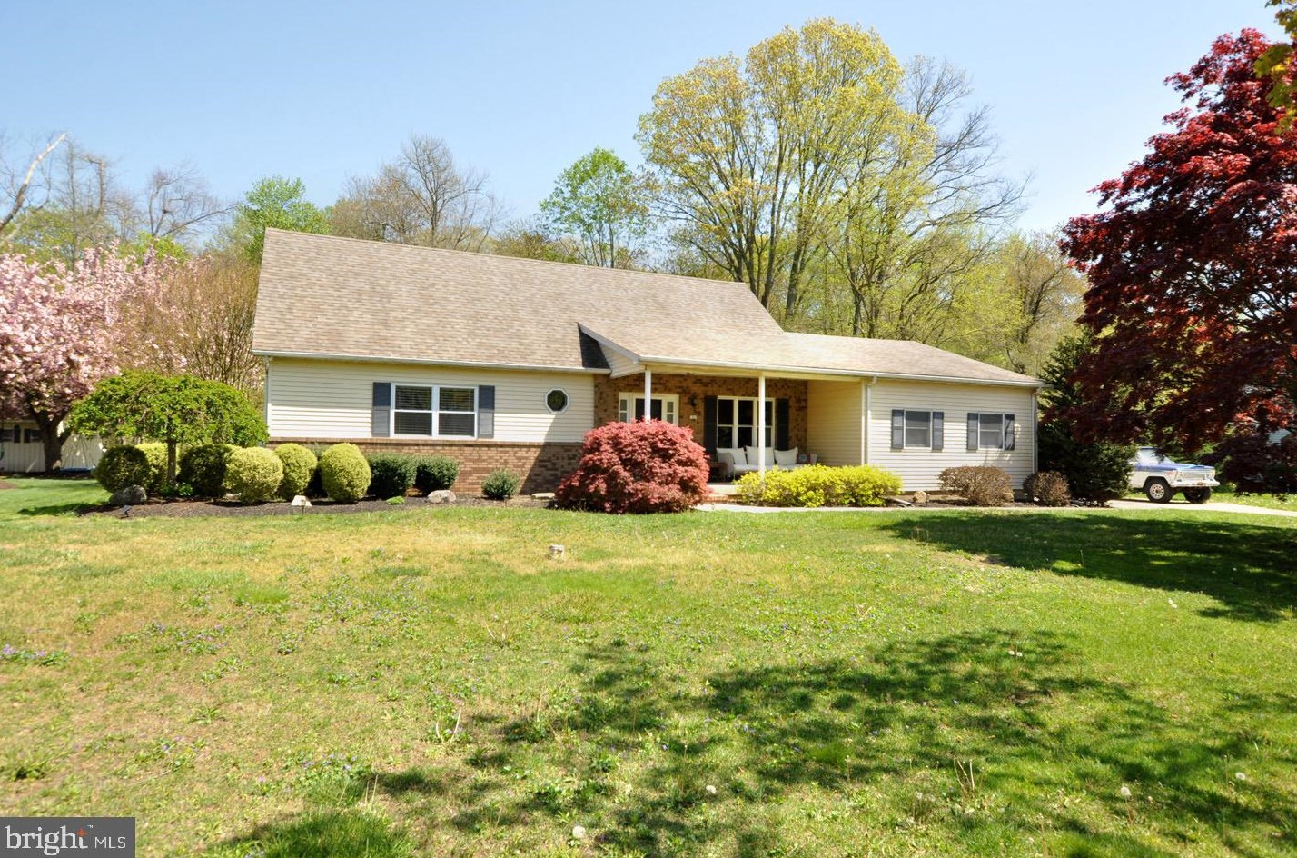 22 Fountain Blvd, Burlington, NJ 08016-9752