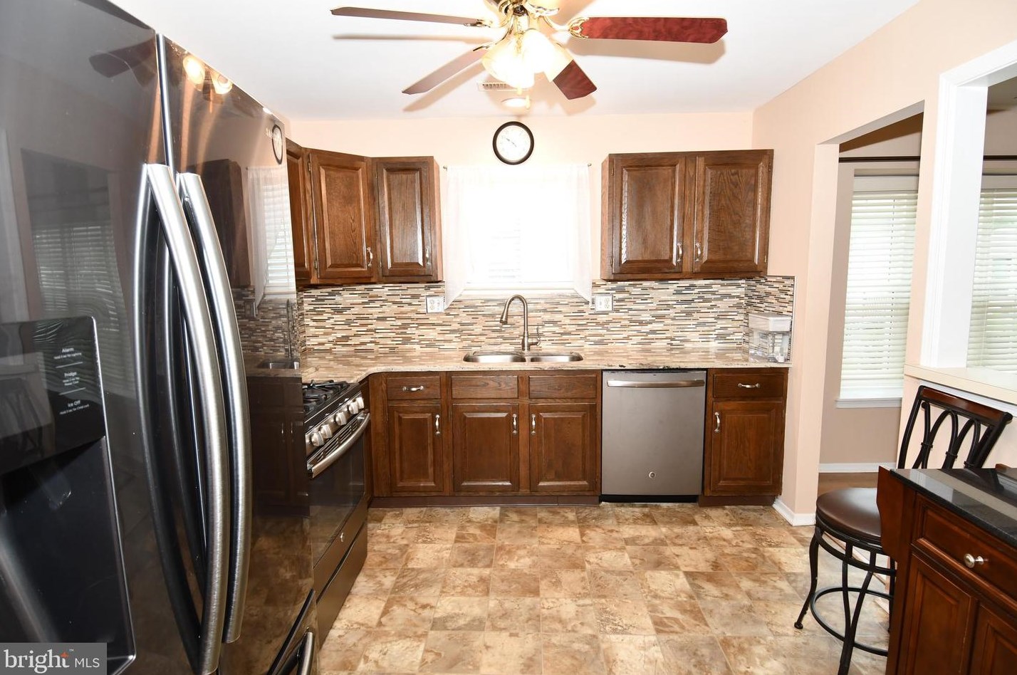 11 Farmview Ln, Columbus, NJ 08022-1012