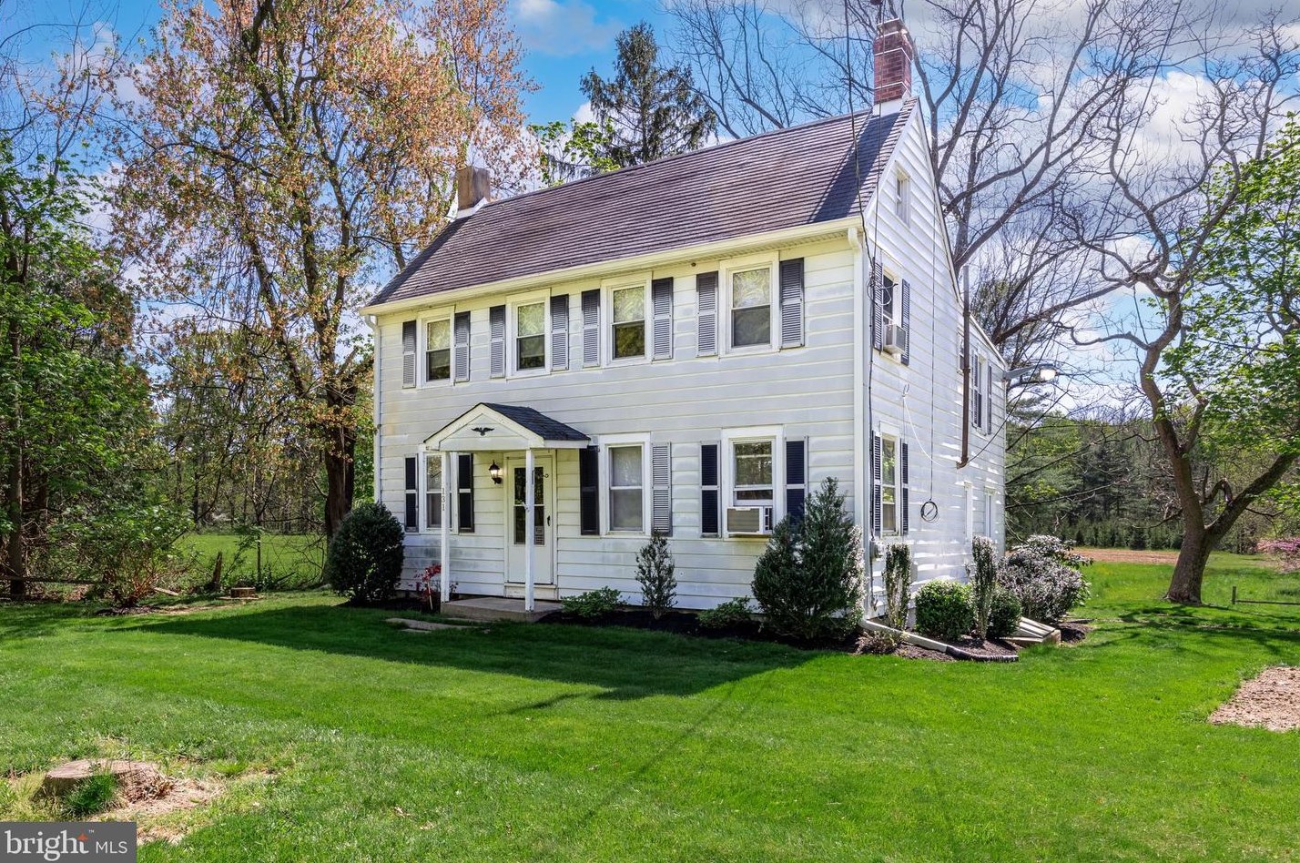 131 Mill Ln, Columbus, NJ 08022-1941