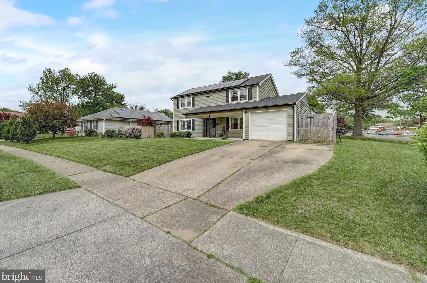 2 Hawthorne Ln, Willingboro, NJ 08046-1718