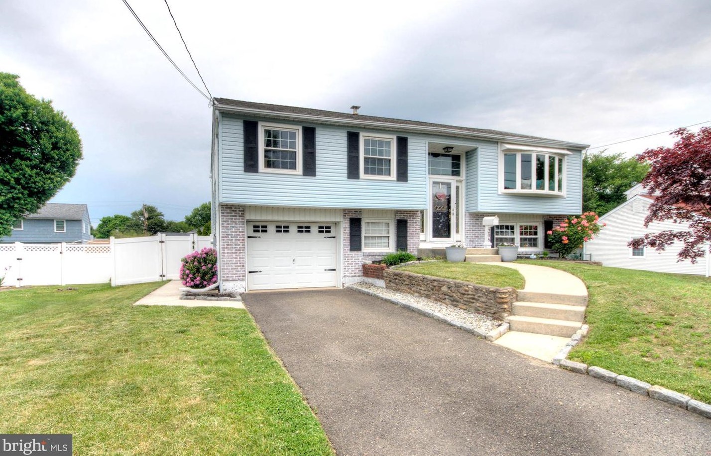 206 Buchanan Ave, Beverly, NJ 08010-2110