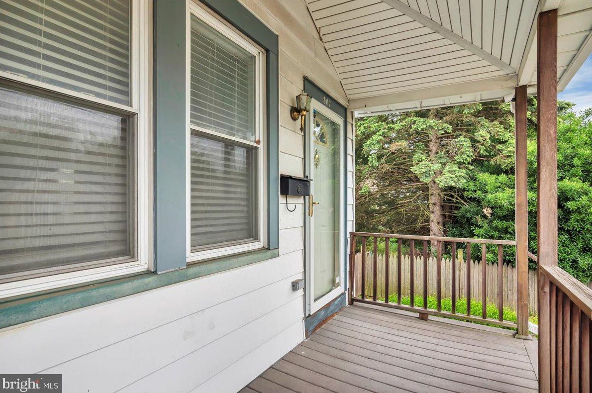 807 Lincoln Ave, Burlington, NJ 08016-2401