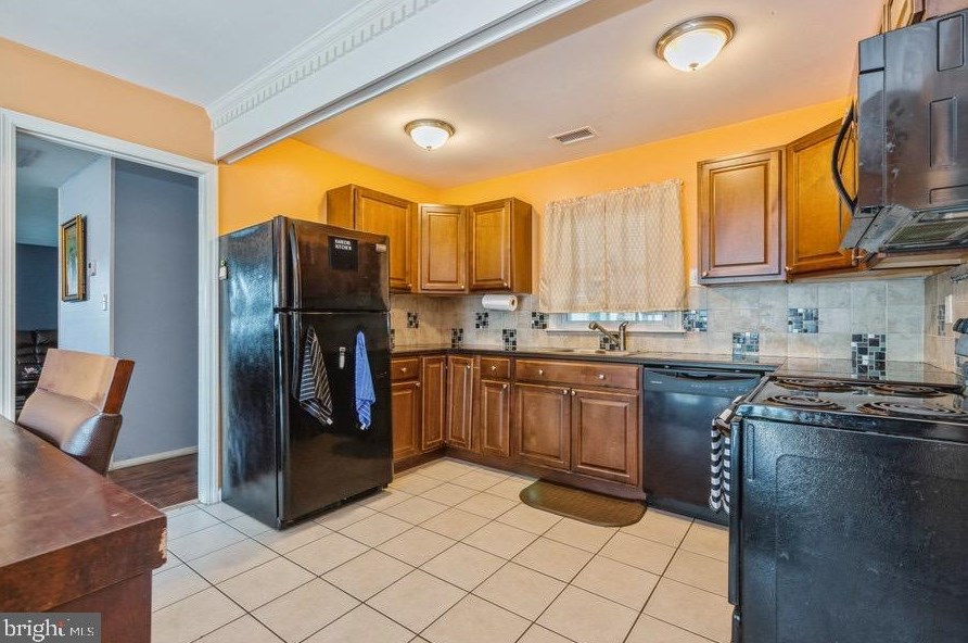 46 Barker Ln, Willingboro, NJ 08046