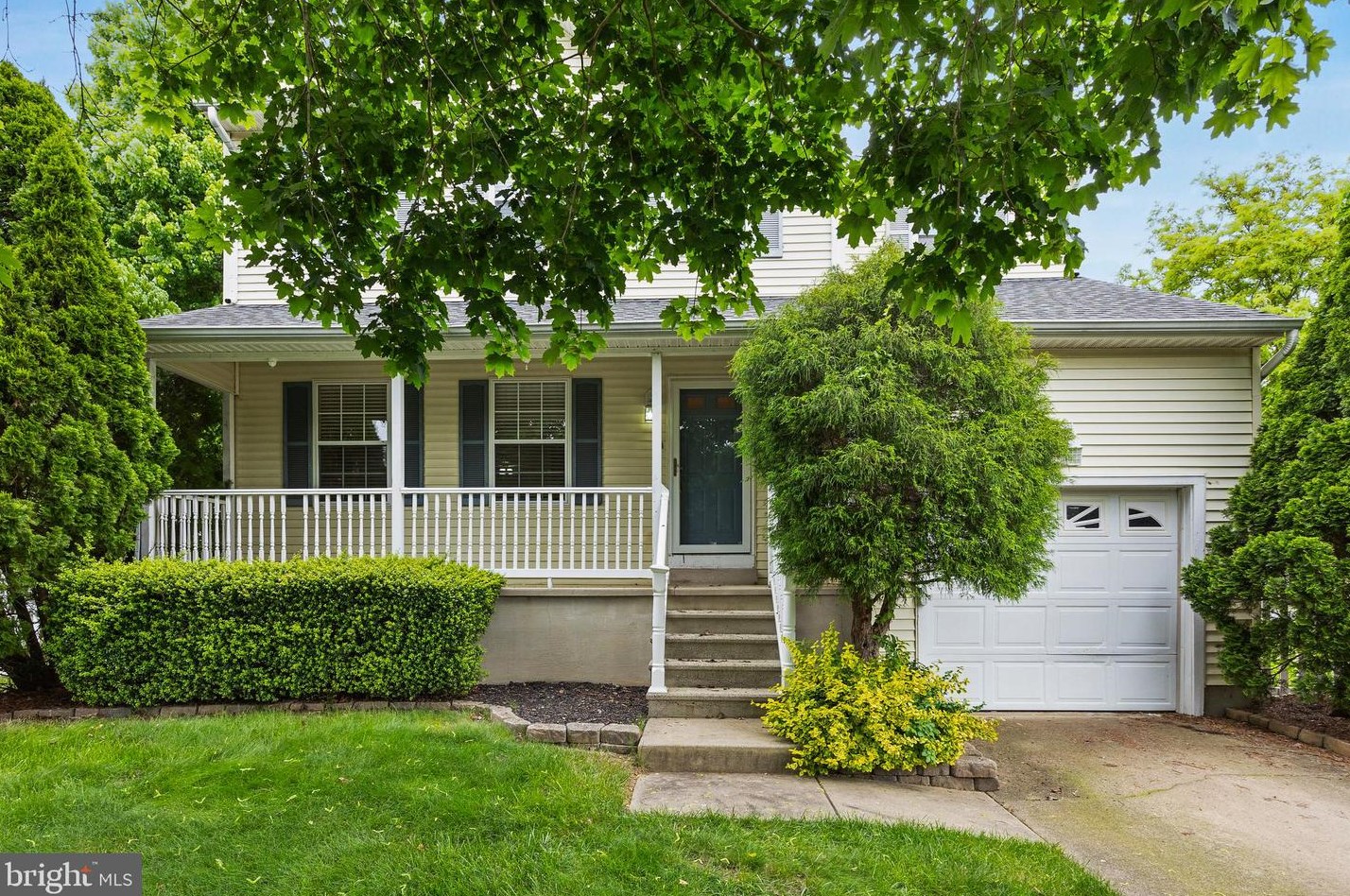 40 Harvest Ln, Burlington, NJ 08016-2263