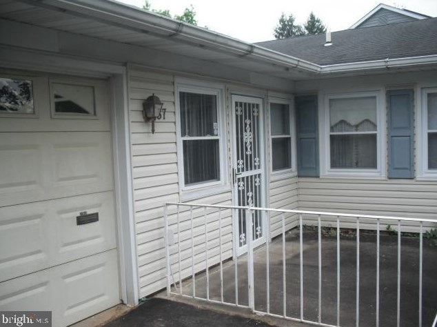 37 Neptune Ln, Willingboro, NJ 08046-1312