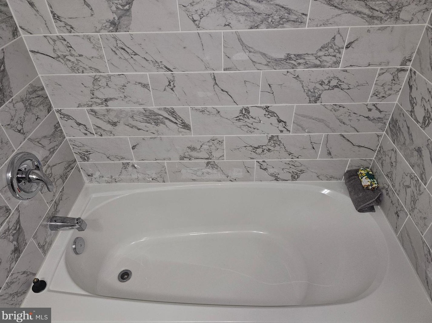 51 Brunswick Ln, Willingboro NJ  08046-1621 exterior