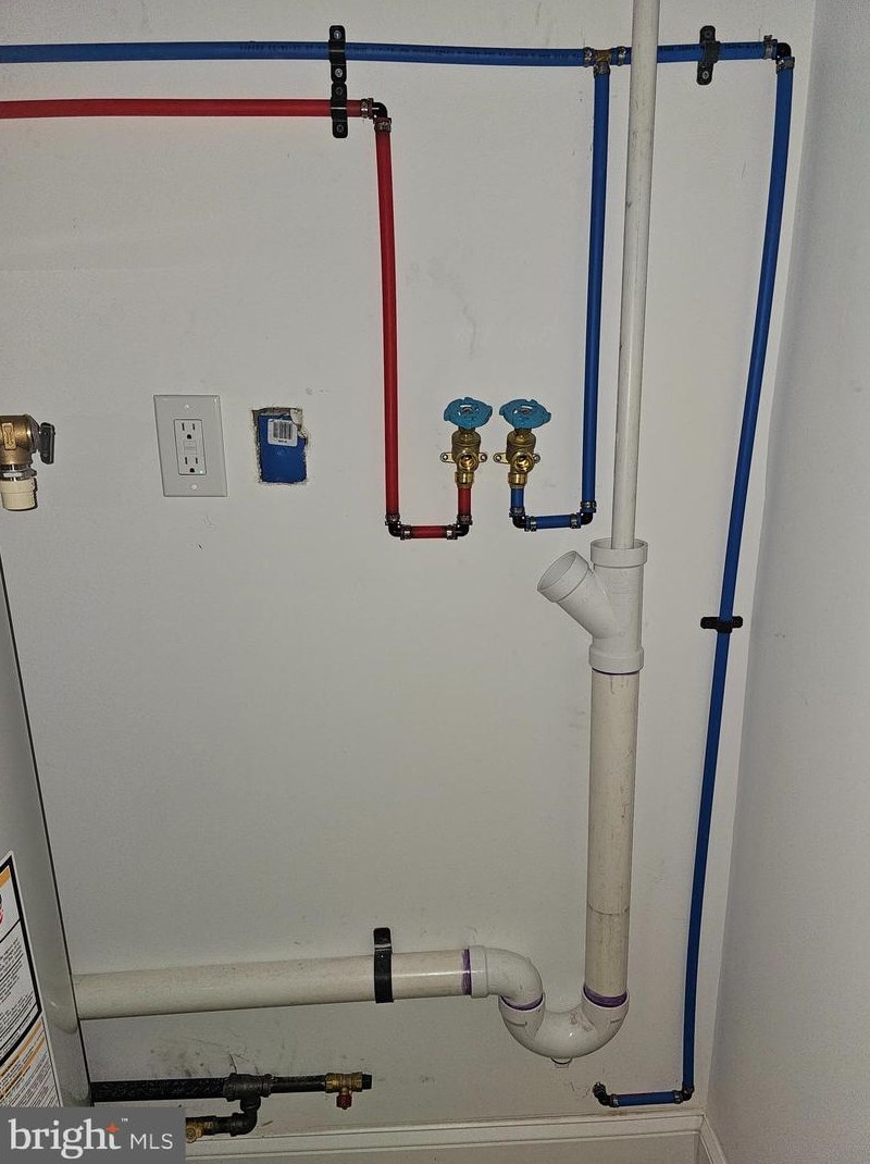 51 Brunswick Ln, Willingboro NJ  08046-1621 exterior