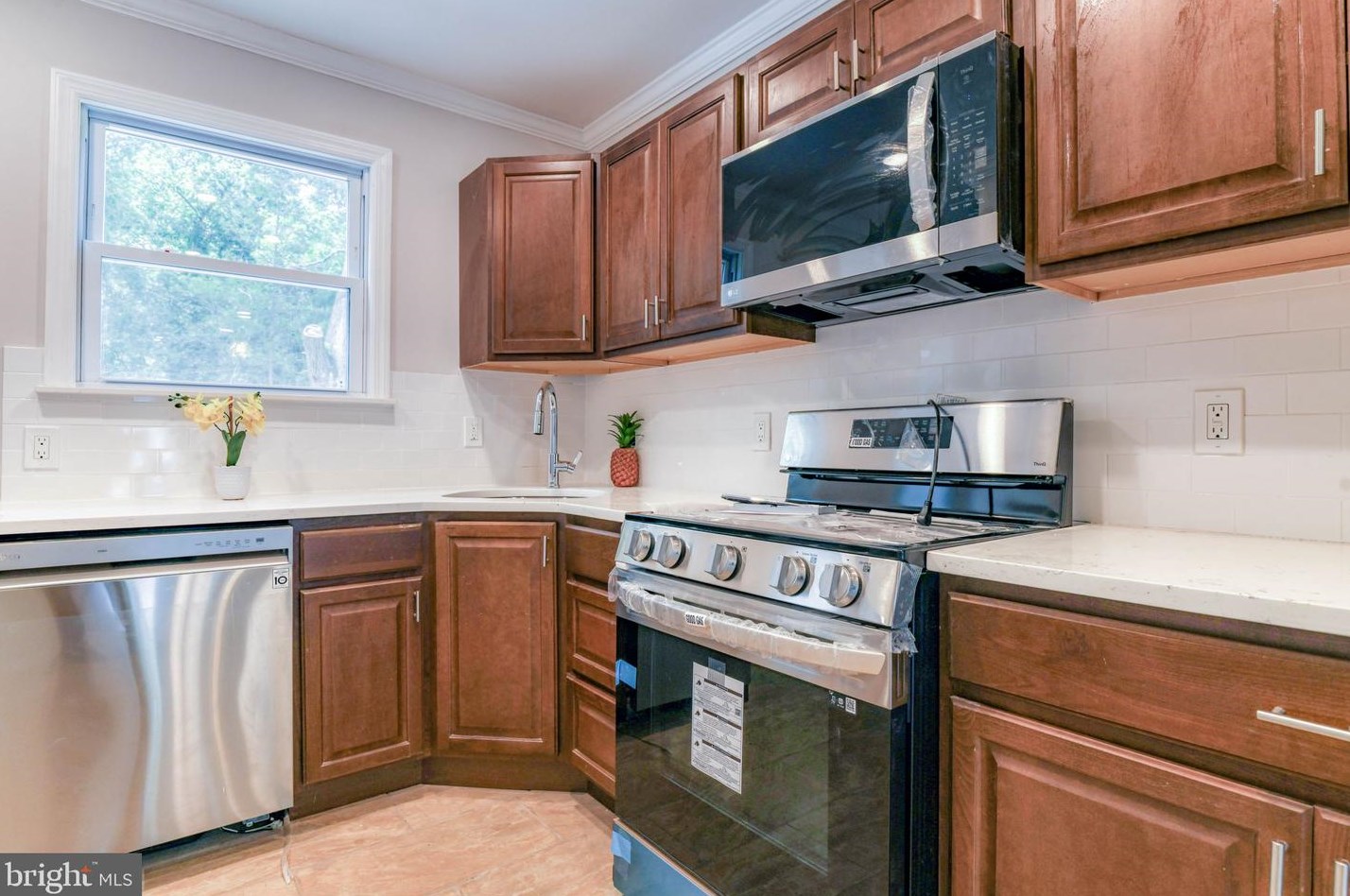 206 Garnet Ave, Mount Laurel NJ exterior