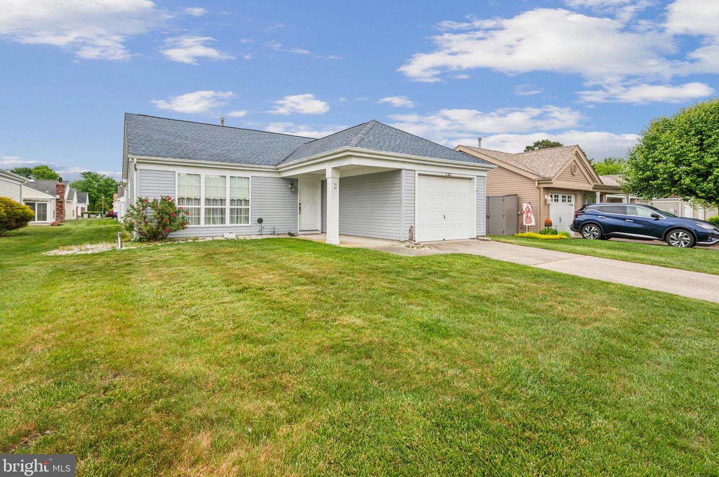 33 Newbury Dr, Southampton, NJ 08088-1051