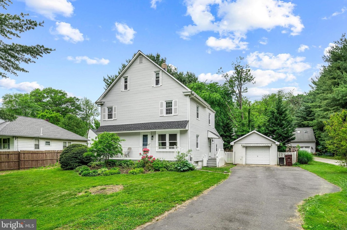 207 Hooton Rd, Mount Laurel, NJ 08054