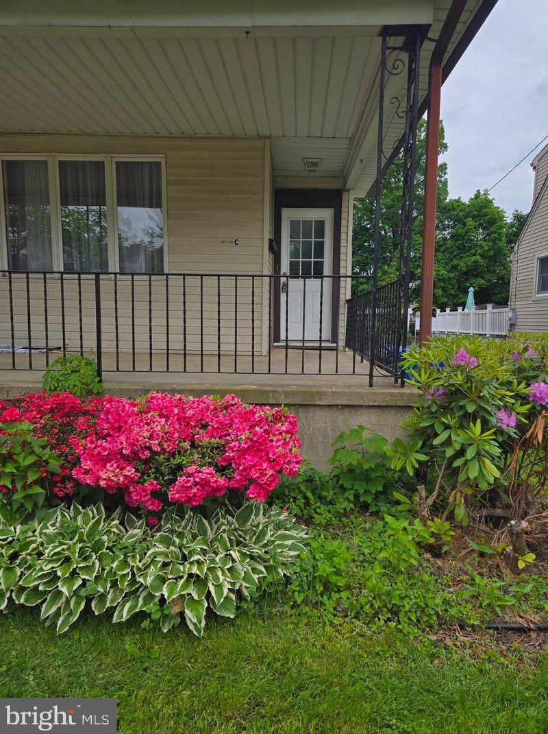 745 Highland Ave, Palmyra, NJ 08065-1922