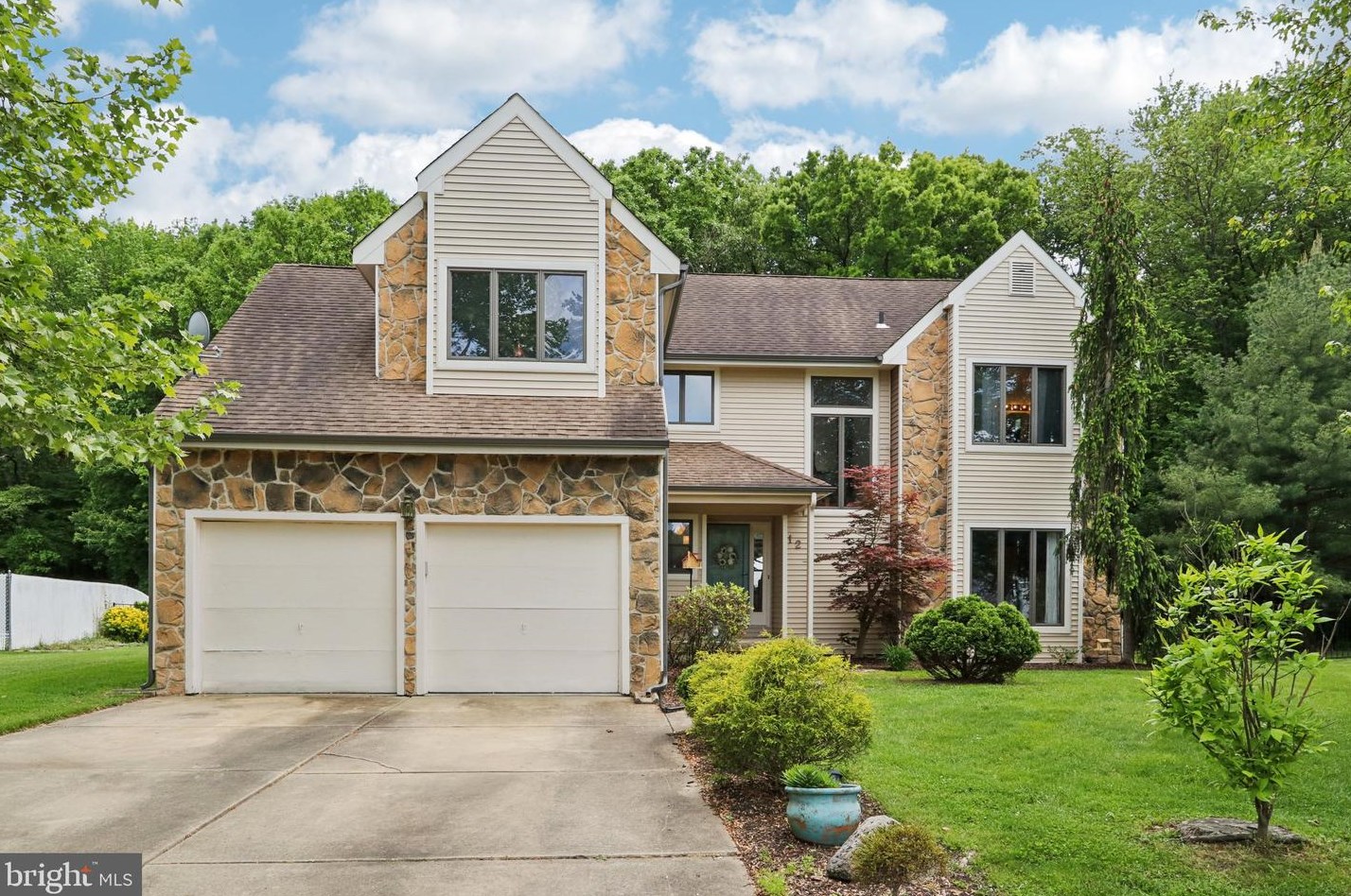 12 Edinburgh Ln, Mount Laurel, NJ 08054