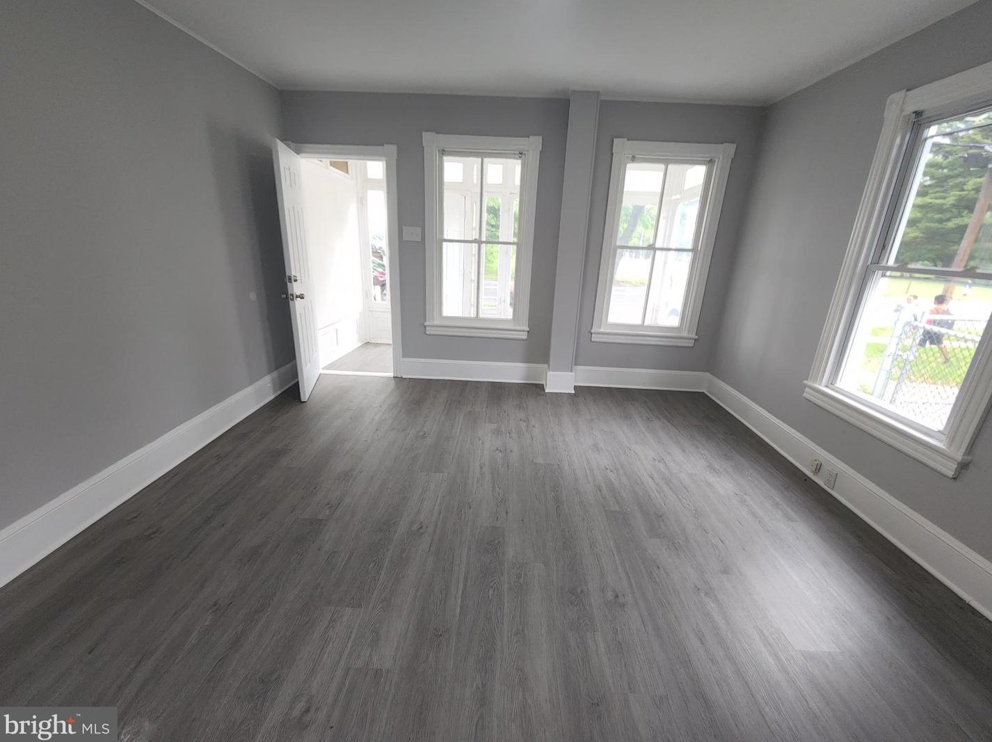 706 W Front St, Florence, NJ 08518