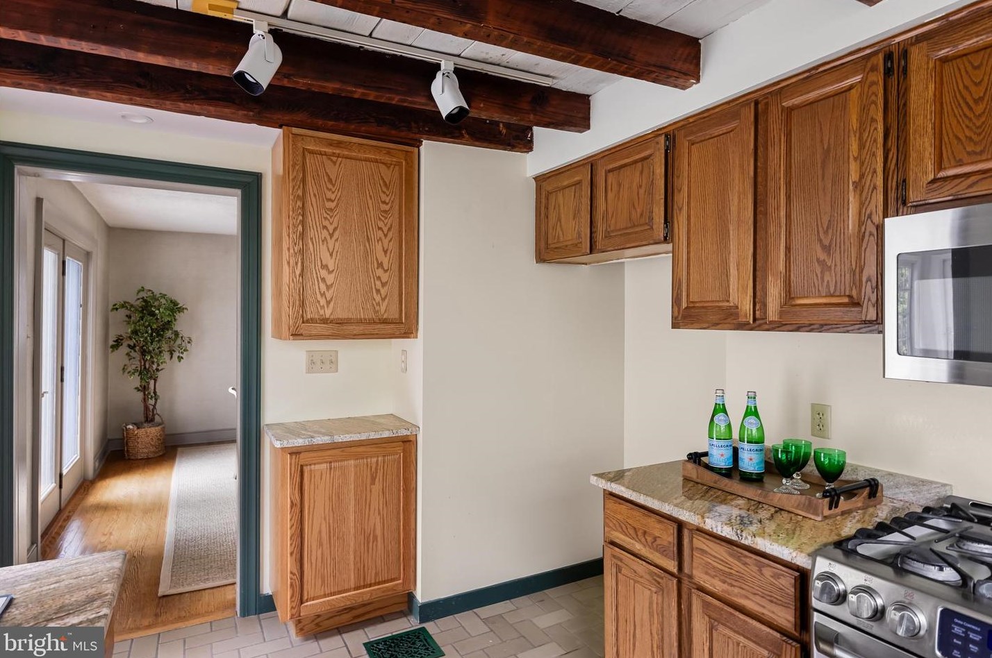 281 2 St, Moorestown NJ 08057-3304 exterior