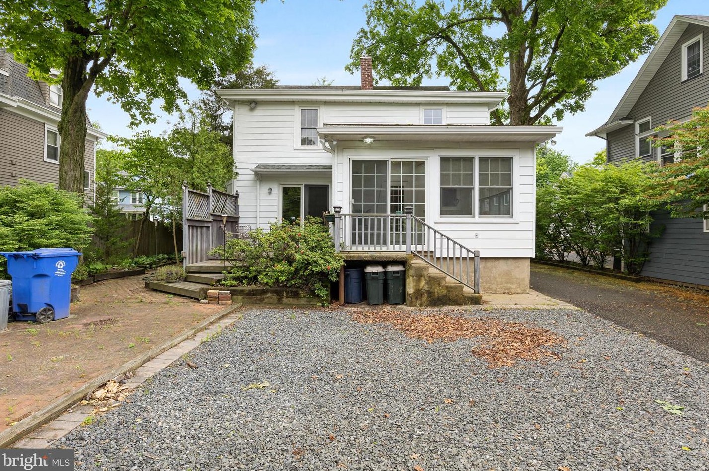 281 2 St, Moorestown NJ 08057-3304 exterior