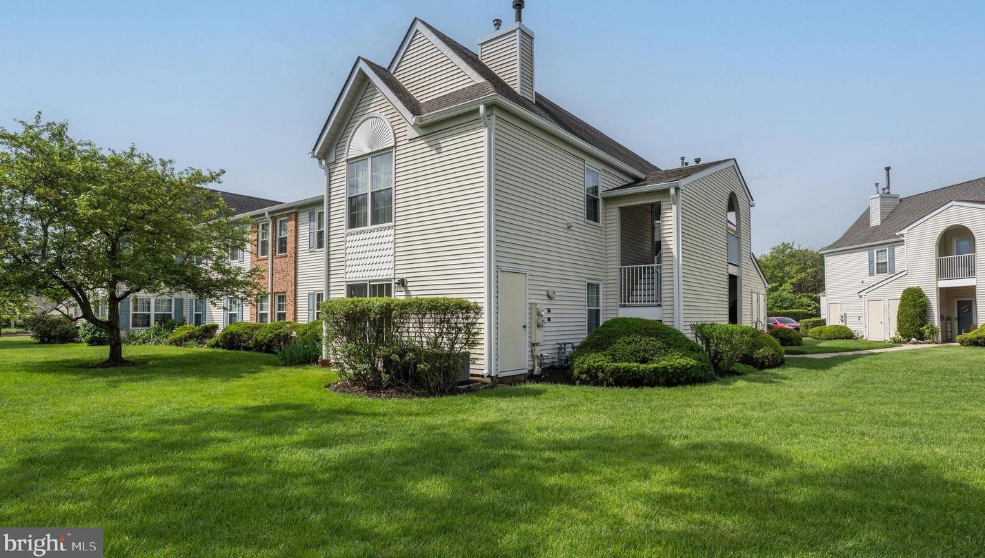 2302 Toddsbury Ct, Mount Laurel, NJ 08054