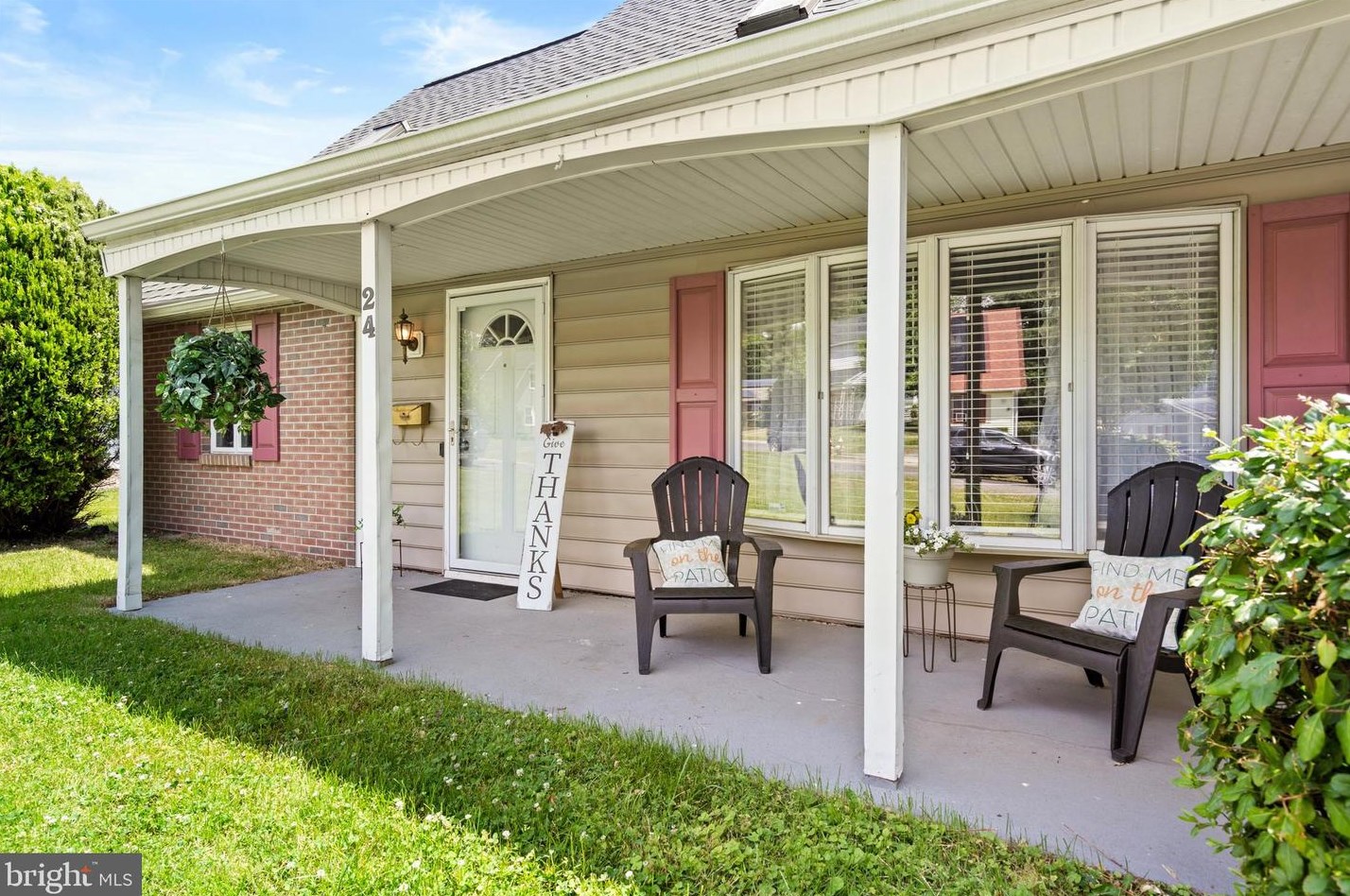 24 Hamilton Ln, Willingboro, NJ 08046