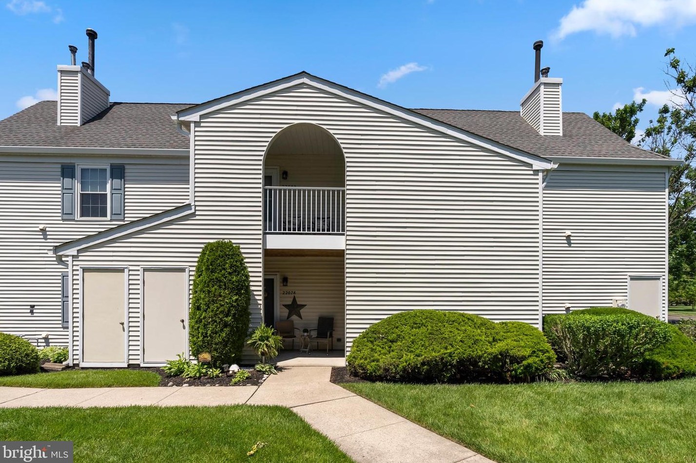 2208 Toddsbury Ct, Mount Laurel, NJ 08054