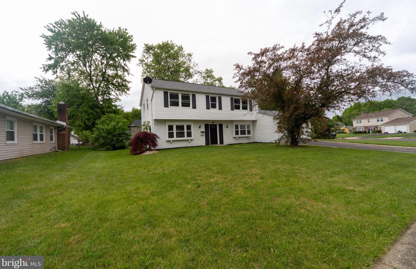 11 Edgely Pl, Willingboro, NJ 08046-2362