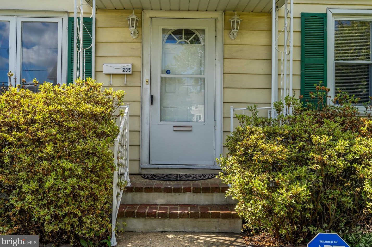 205 Federal St, Burlington NJ 08016-1614 exterior