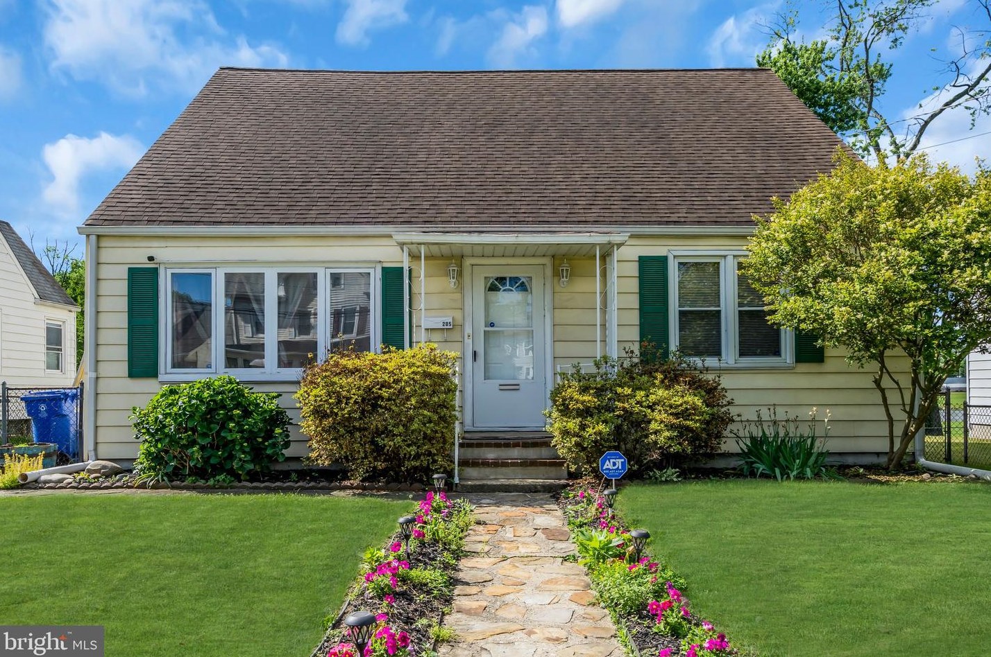 205 Federal St, Burlington NJ 08016-1614 exterior