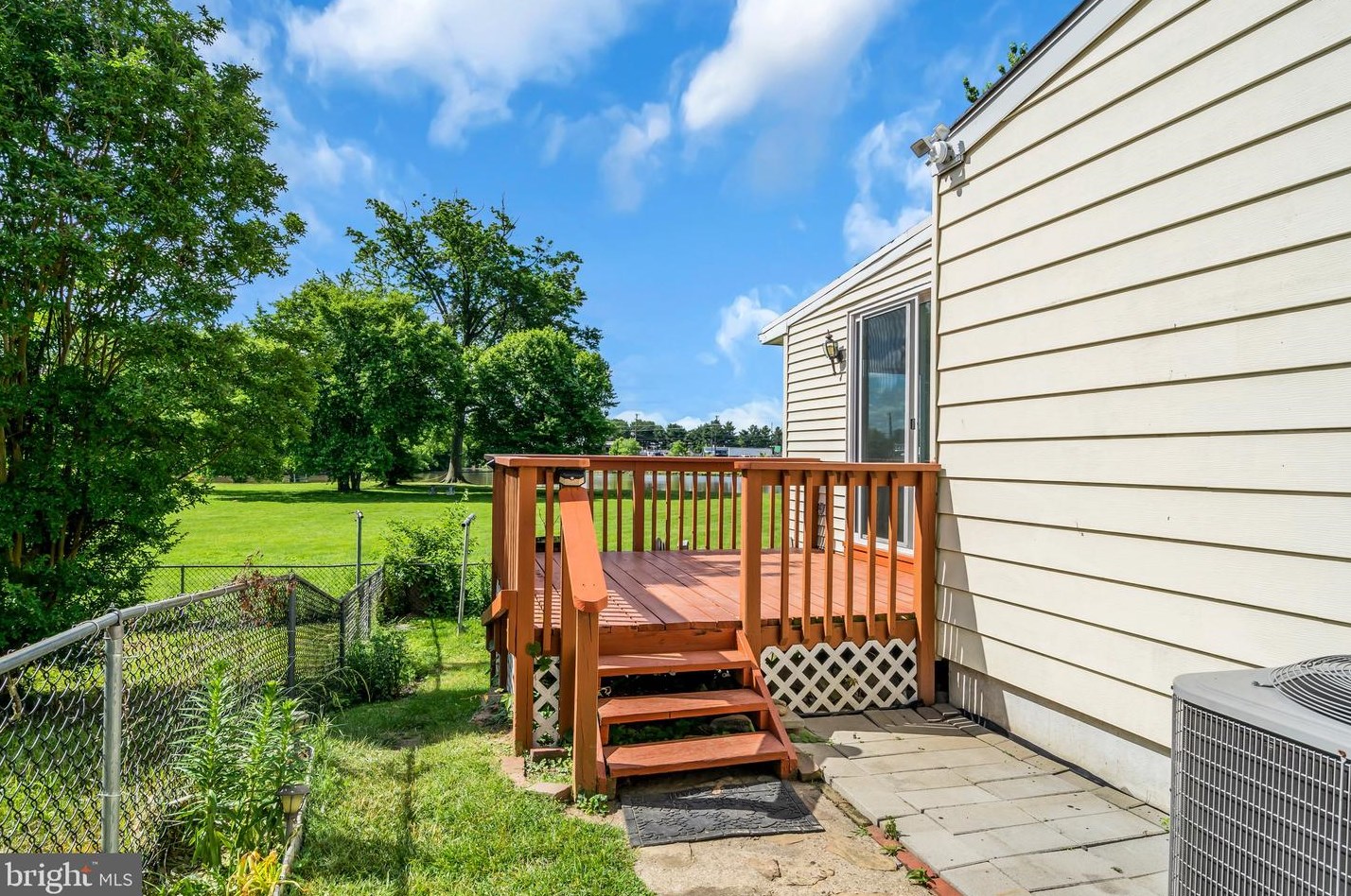 205 Federal St, Burlington NJ 08016-1614 exterior