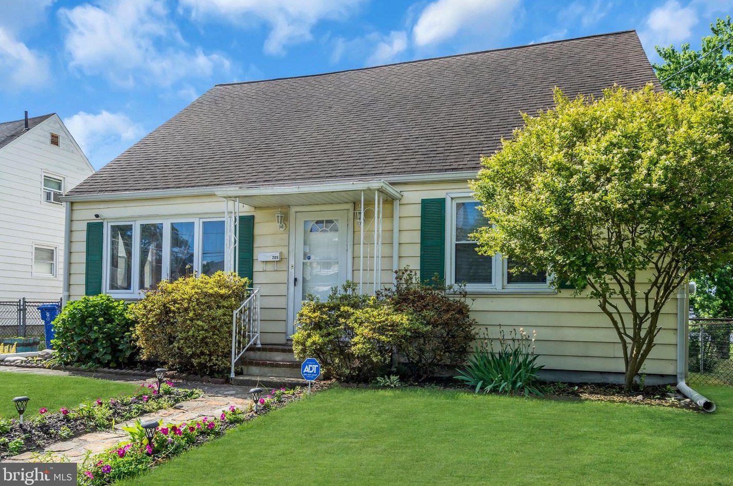 205 Federal St, Burlington NJ 08016-1614 exterior