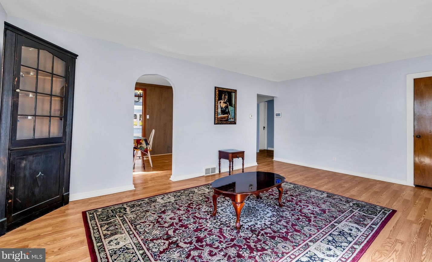 205 Federal St, Burlington NJ 08016-1614 exterior