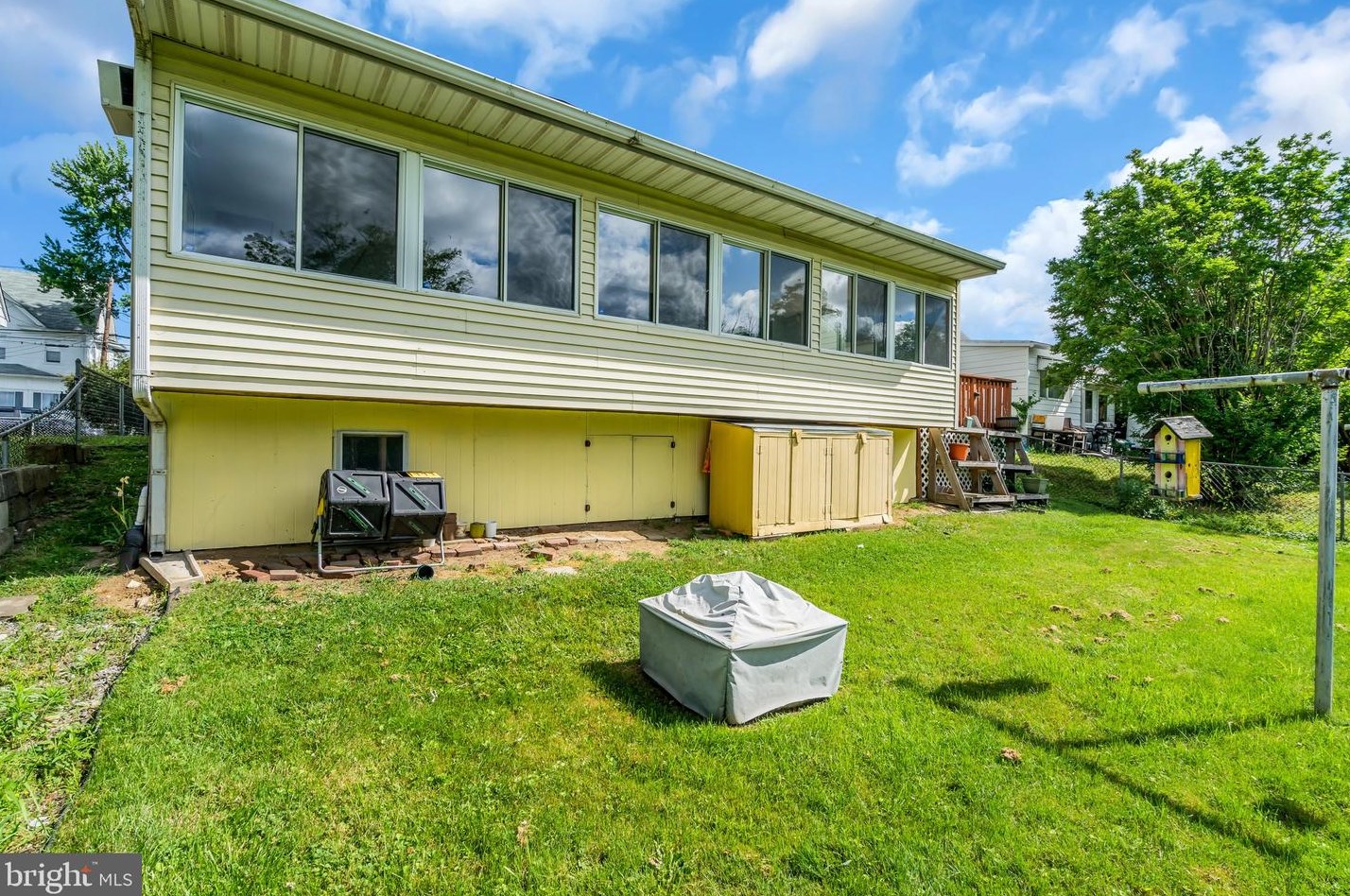 205 Federal St, Burlington NJ 08016-1614 exterior