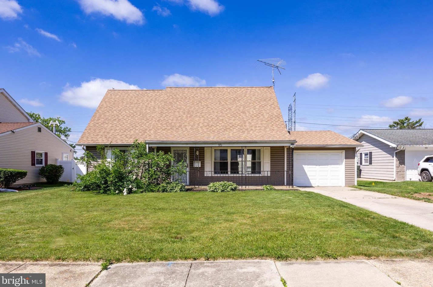 95 Hazelwood Cir, Willingboro, NJ 08046-1242