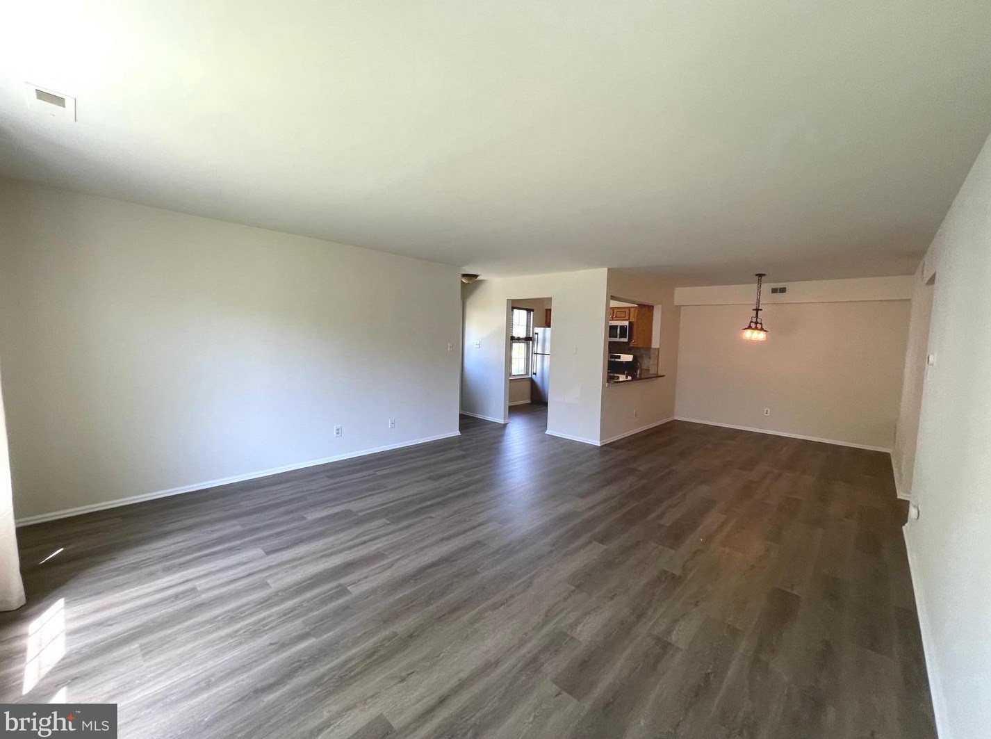 2001 Sedgefield Dr, Mount Laurel, NJ 08054