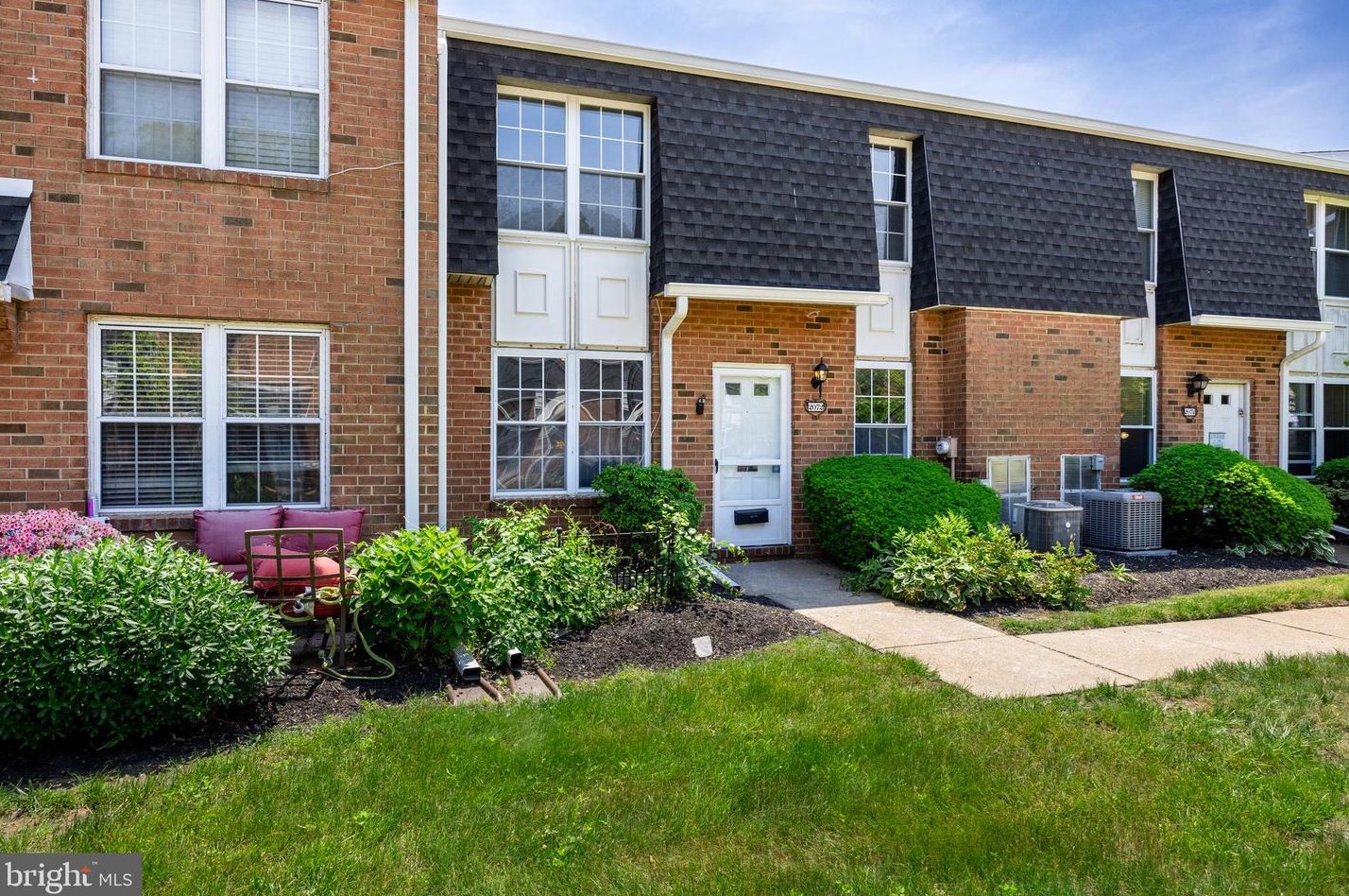 2072 Harbour Dr, Palmyra, NJ 08065
