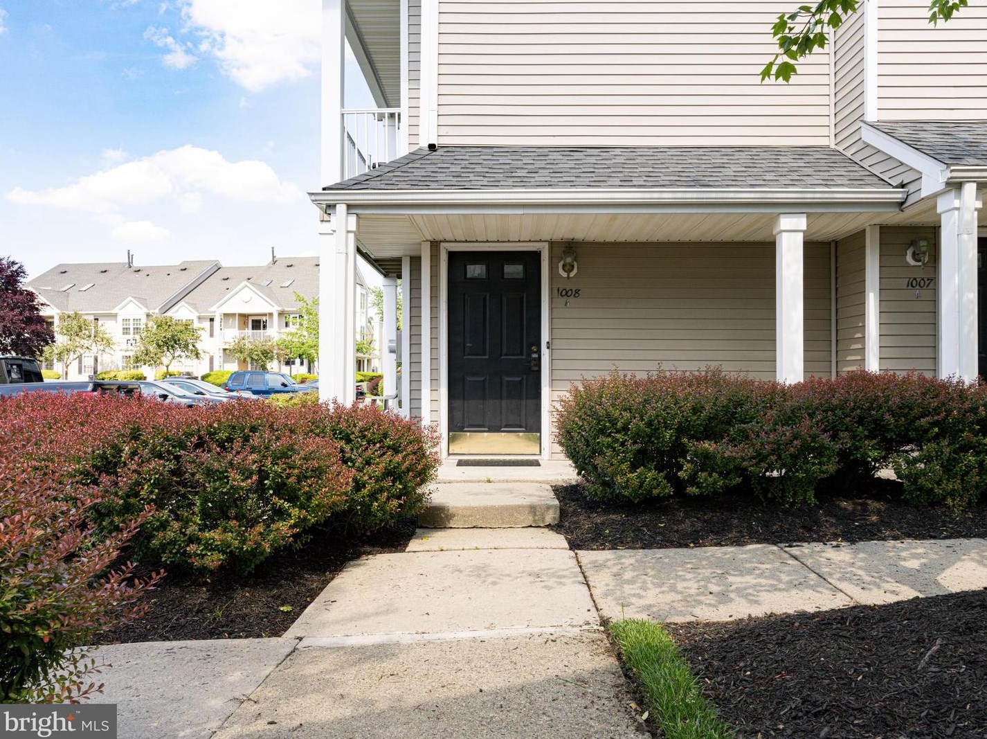 1008 Saxony Dr, Mount Laurel, NJ 08054-1887