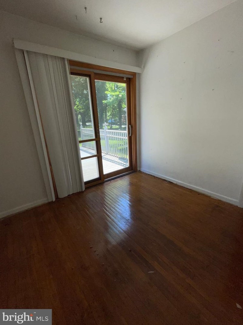16 Morgan Ave, Riverton NJ  08077-1129 exterior